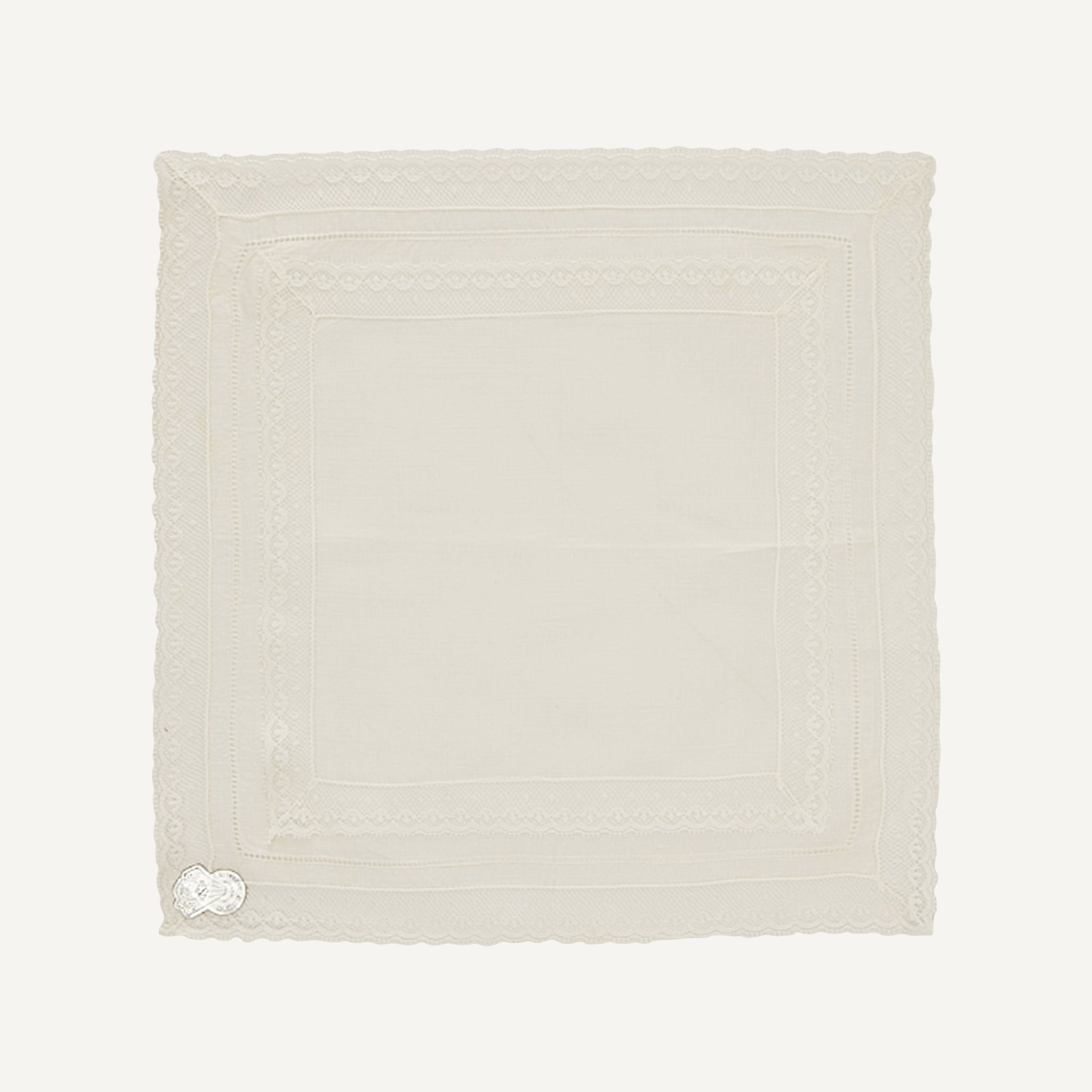VINTAGE LACE HANDKERCHIEF