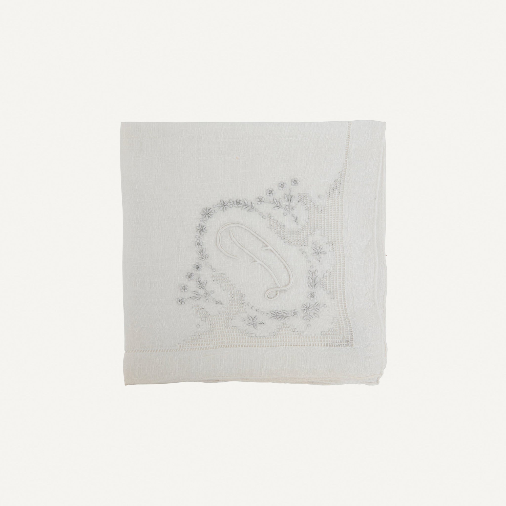 ANTIQUE LINEN HANDKERCHIEF
