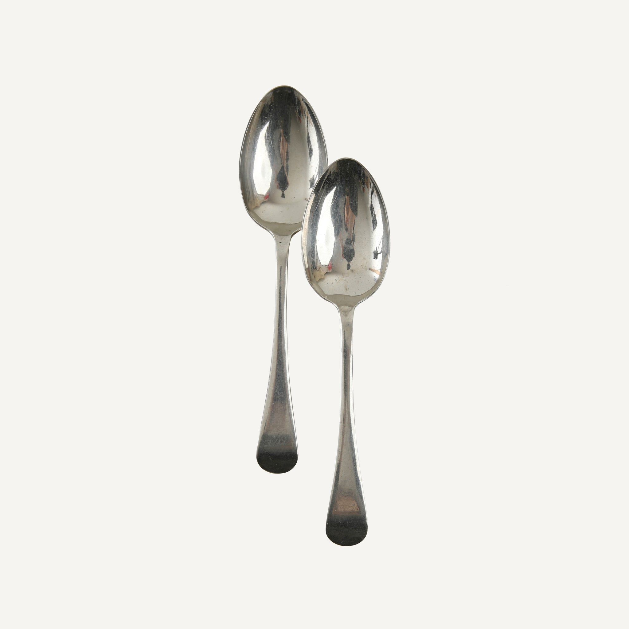 VINTAGE PAIR OF ENGLISH SPOONS