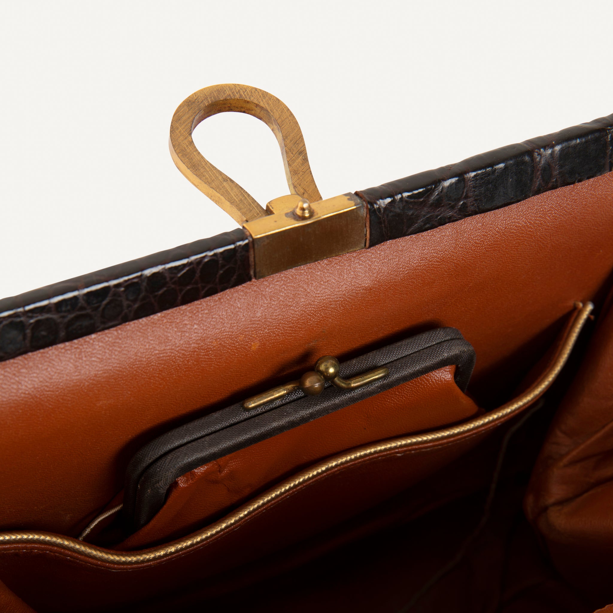 VINTAGE ALLIGATOR HANDBAG