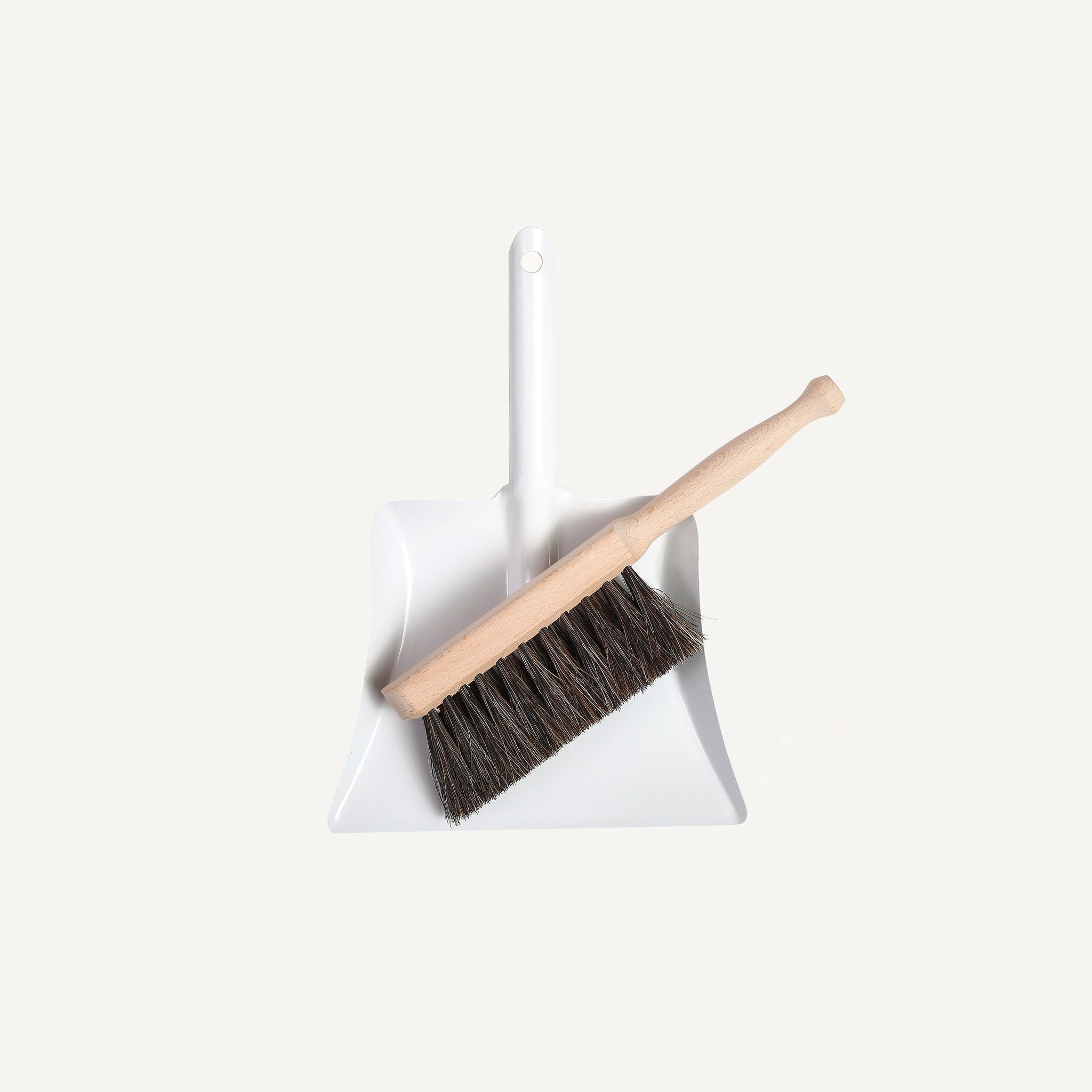 CHILD'S DUSTPAN SET