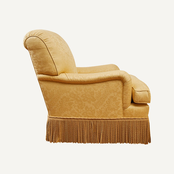 VINTAGE UPHOLSTERED CHAIR