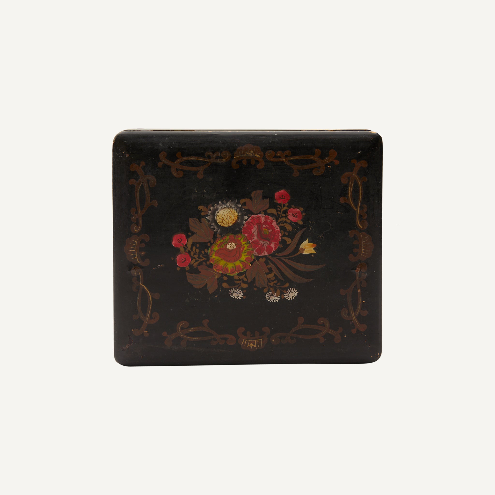 VINTAGE LACQUERED BOX