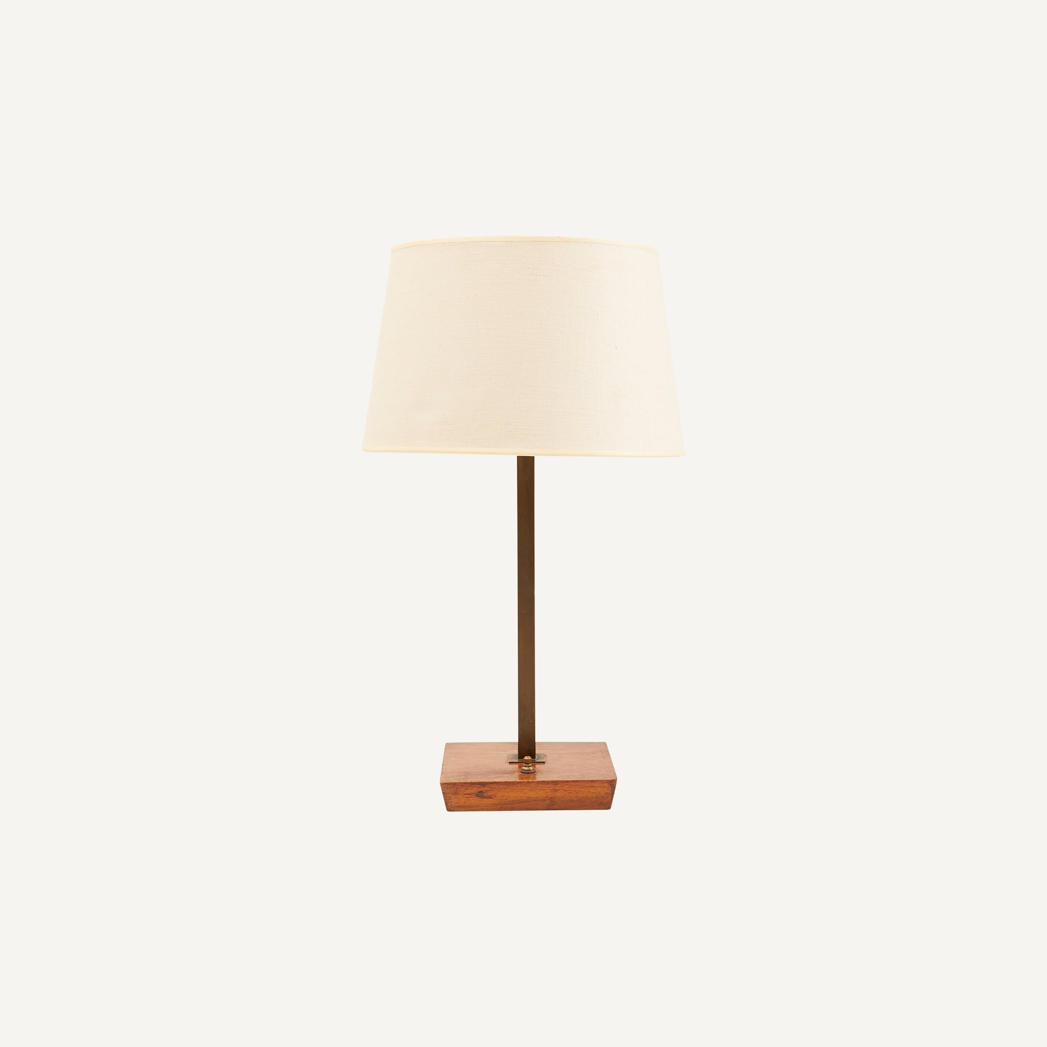 VINTAGE NESSEN STUDIOS LAMP