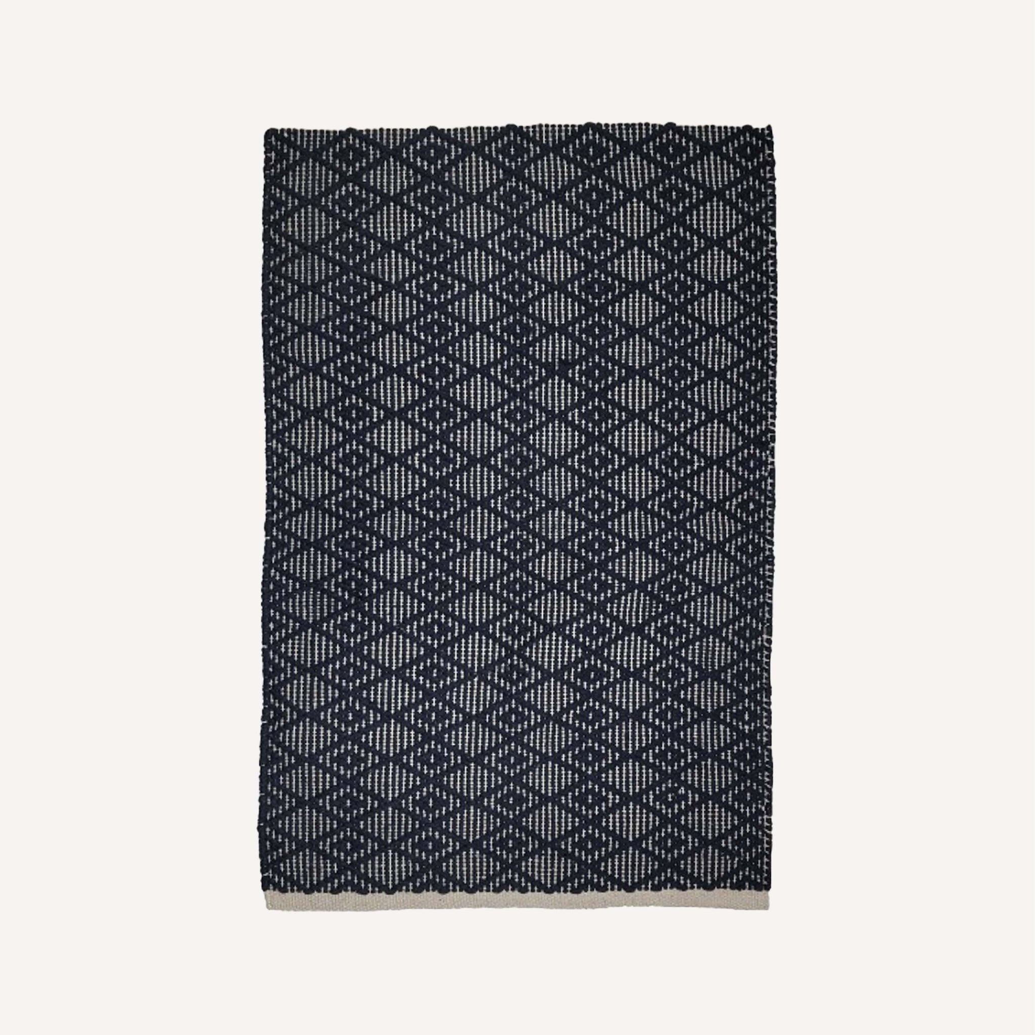 DIAMOND LATTICE HAND-LOOMED RUG