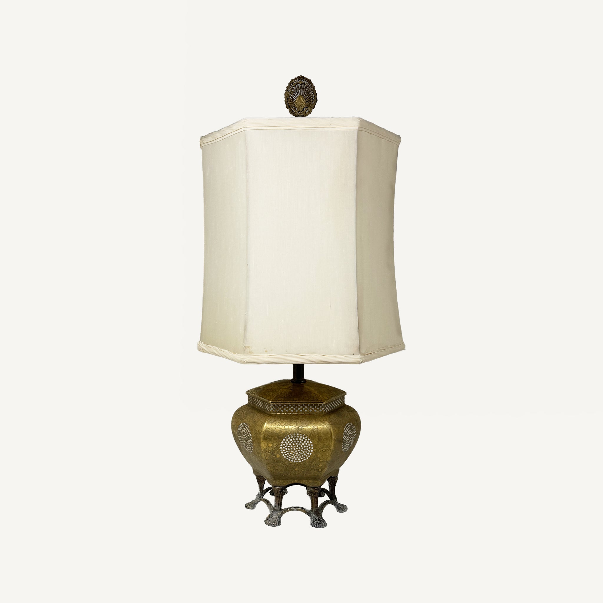 VINTAGE PORCELAIN LAMP