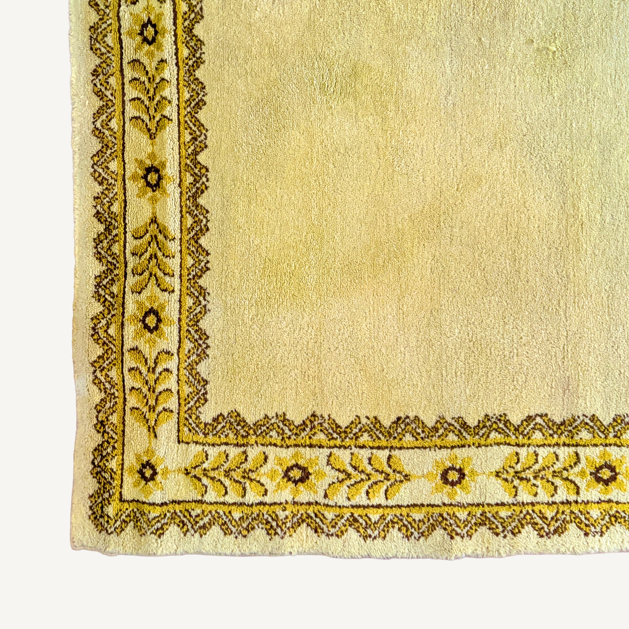VINTAGE MOROCCAN RUG