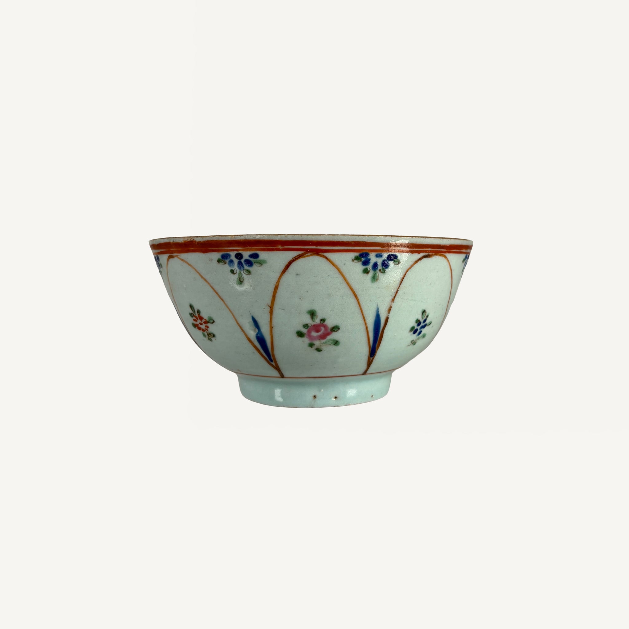 ANTIQUE CHINESE EXPORT PORCELAIN BOWL