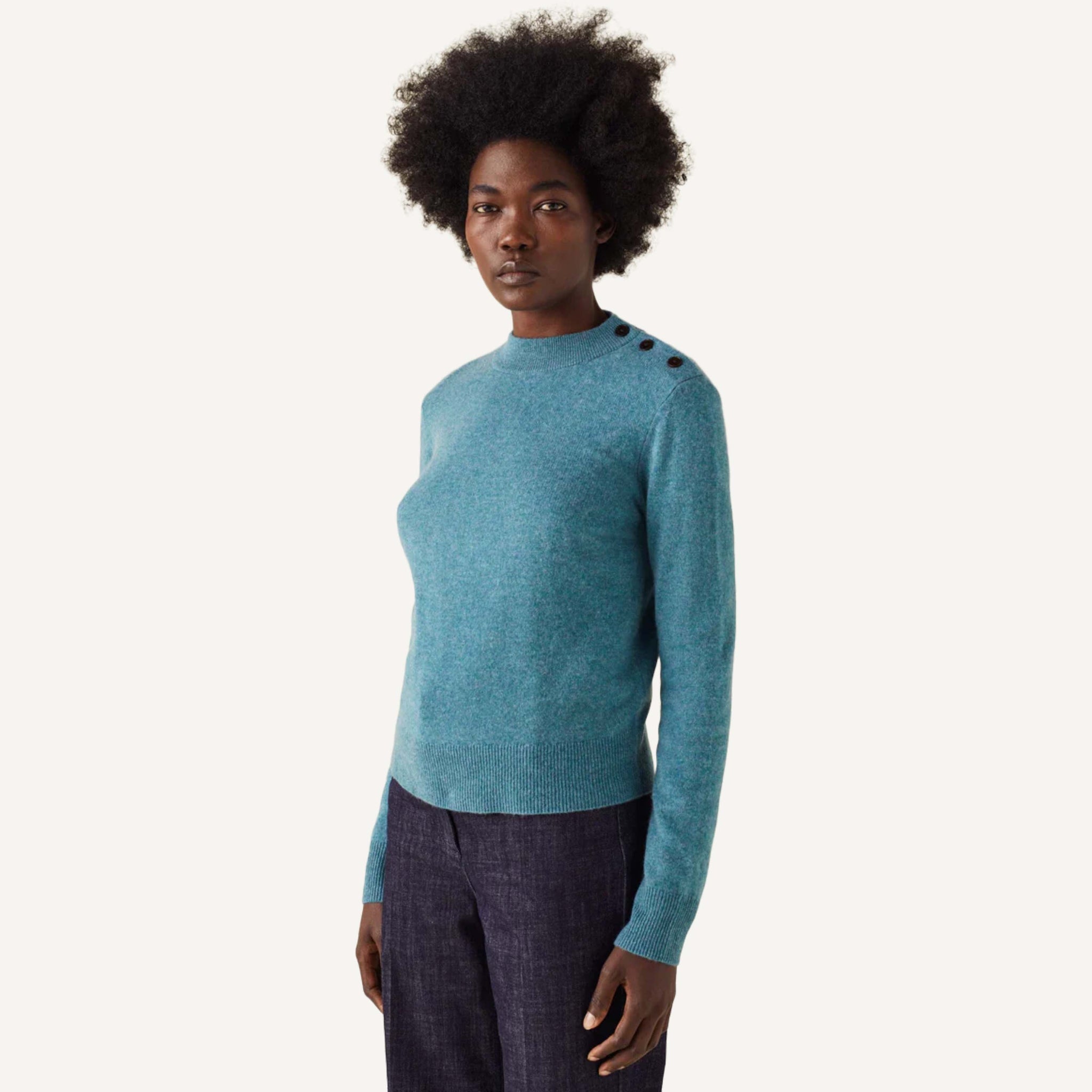 TOAST BUTTON SHOULDER SWEATER
