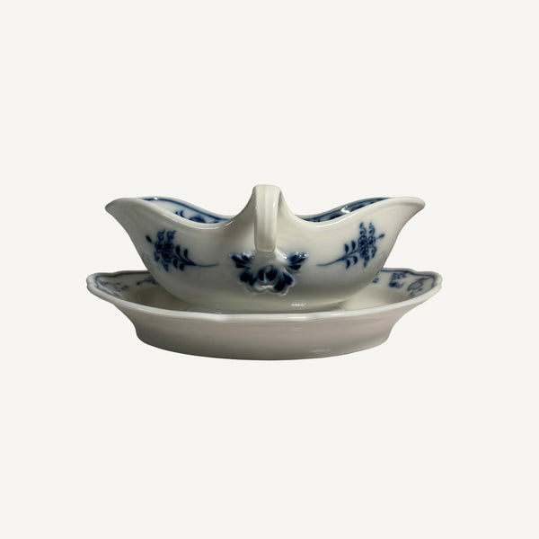 ANTIQUE MEISSEN GRAVY BOAT
