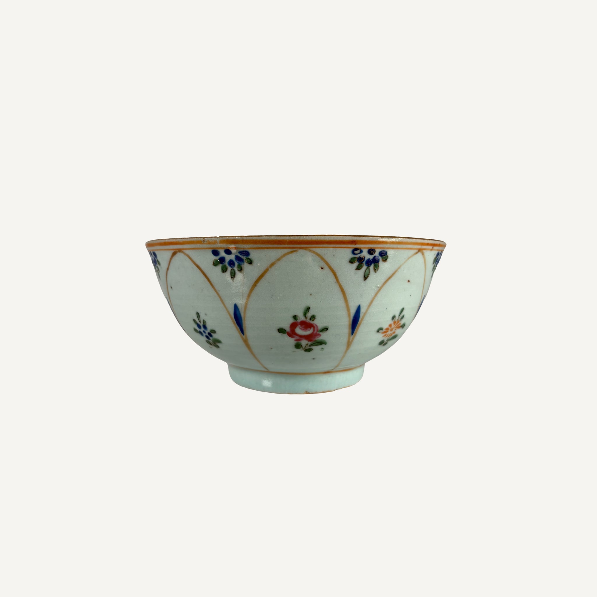 ANTIQUE CHINESE EXPORT PORCELAIN BOWL