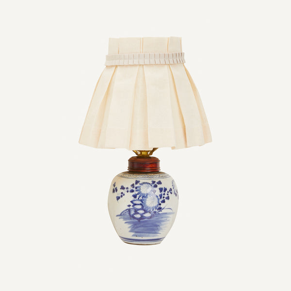 ANTIQUE CHINESE LAMP