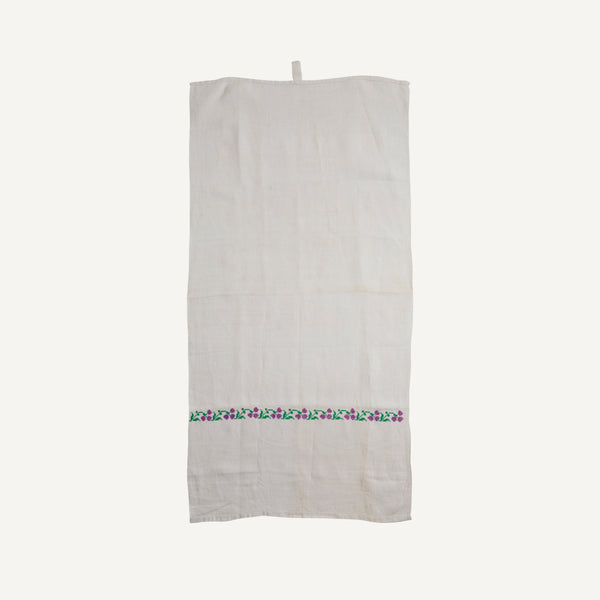 VINTAGE EMBROIDERED HAND TOWEL