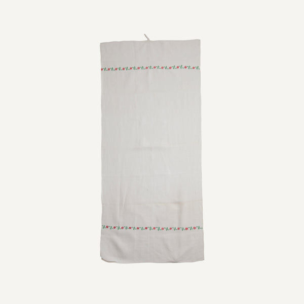 VINTAGE EMBROIDERED HAND TOWEL