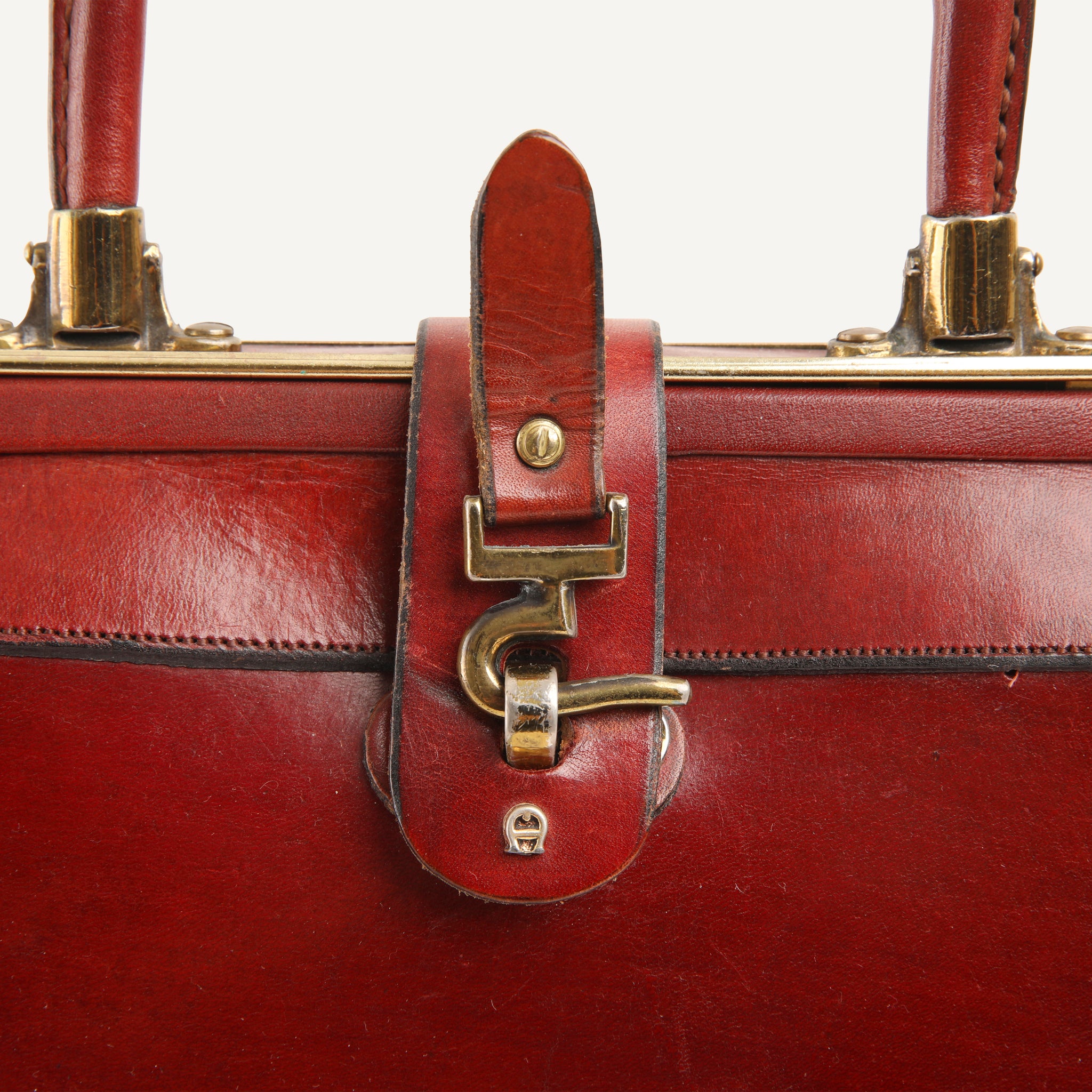 RESERVED Gladstone Bag / Doctors Bag / Antique Leather 