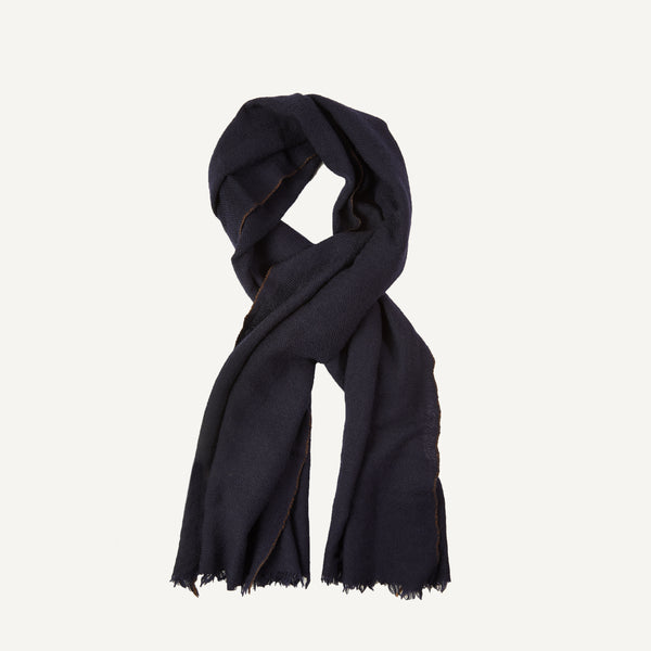 PLAIN GOODS PIPED EDGE SCARF