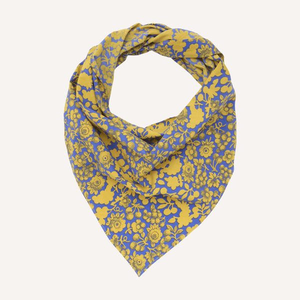 MOIS MONT TRIANGLE PANSY PRINT SCARF